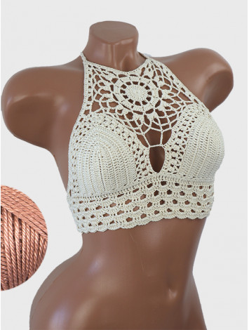 Blossom Enchantment: Medallion of Elegance - Топ В'язаний Гачком