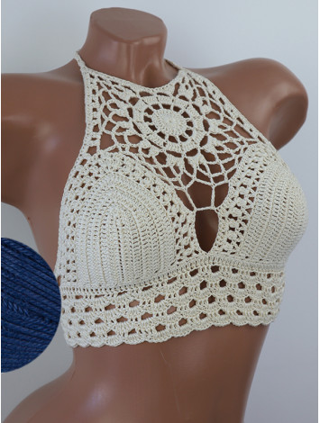 Blossom Enchantment: Medallion of Elegance - Топ В'язаний Гачком