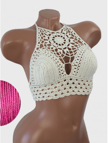 Blossom Enchantment: Medallion of Elegance - Топ В'язаний Гачком