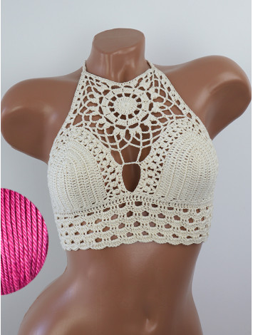 Blossom Enchantment: Medallion of Elegance - Топ В'язаний Гачком