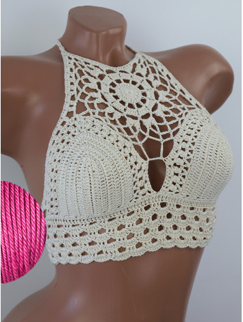 Blossom Enchantment: Medallion of Elegance - Топ В'язаний Гачком