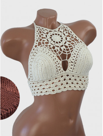 Blossom Enchantment: Medallion of Elegance - Топ В'язаний Гачком