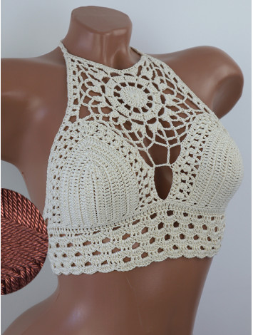 Blossom Enchantment: Medallion of Elegance - Топ В'язаний Гачком