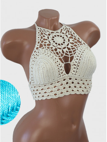 Blossom Enchantment: Medallion of Elegance - Топ В'язаний Гачком