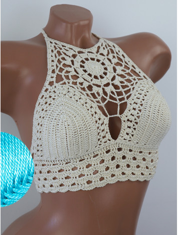 Blossom Enchantment: Medallion of Elegance - Топ В'язаний Гачком