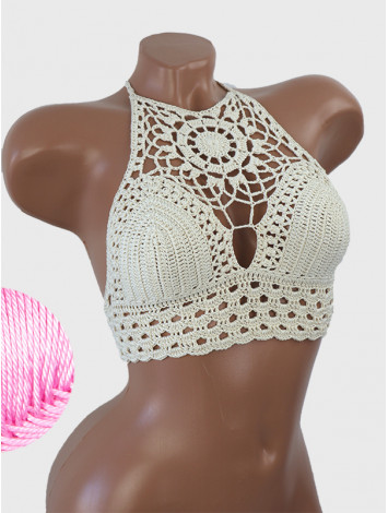 Blossom Enchantment: Medallion of Elegance - Топ В'язаний Гачком