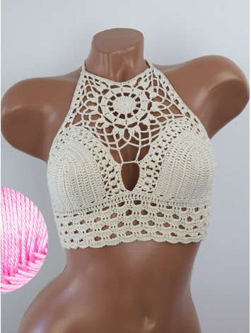 Blossom Enchantment: Medallion of Elegance - Топ В'язаний Гачком