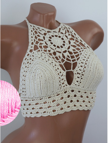 Blossom Enchantment: Medallion of Elegance - Топ В'язаний Гачком