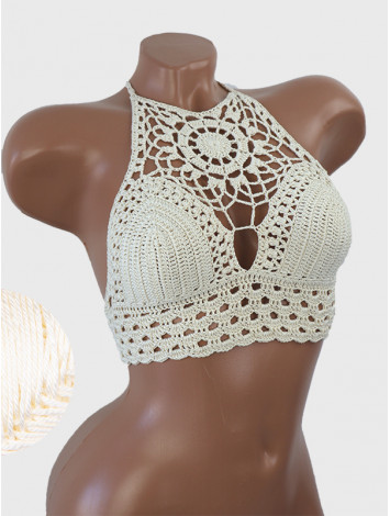 Blossom Enchantment: Medallion of Elegance - Топ В'язаний Гачком