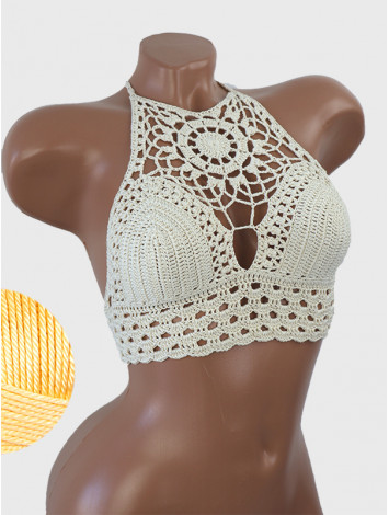 Blossom Enchantment: Medallion of Elegance - Топ В'язаний Гачком