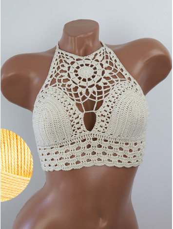 Blossom Enchantment: Medallion of Elegance - Топ В'язаний Гачком