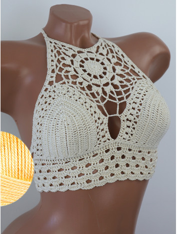 Blossom Enchantment: Medallion of Elegance - Топ В'язаний Гачком