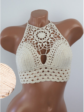 Blossom Enchantment: Medallion of Elegance - Топ В'язаний Гачком