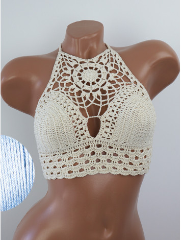 Blossom Enchantment: Medallion of Elegance - Топ В'язаний Гачком