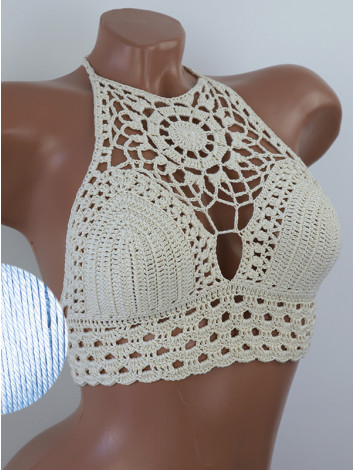 Blossom Enchantment: Medallion of Elegance - Топ В'язаний Гачком