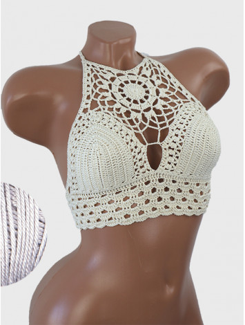 Blossom Enchantment: Medallion of Elegance - Топ В'язаний Гачком