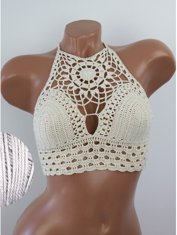 Blossom Enchantment: Medallion of Elegance - Топ В'язаний Гачком