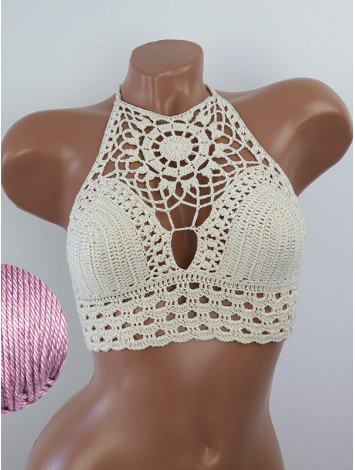 Blossom Enchantment: Medallion of Elegance - Топ В'язаний Гачком