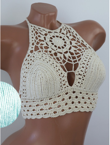 Blossom Enchantment: Medallion of Elegance - Топ В'язаний Гачком