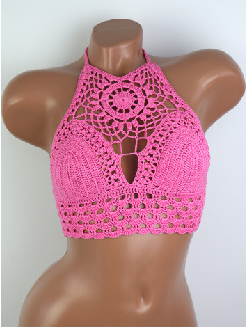 Blossom Enchantment: Medallion of Elegance - Топ В'язаний Гачком