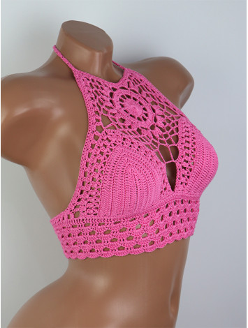 Blossom Enchantment: Medallion of Elegance - Топ В'язаний Гачком