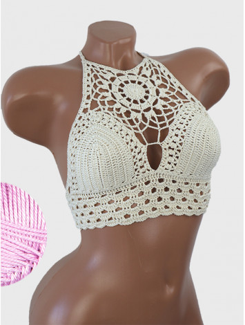 Blossom Enchantment: Medallion of Elegance - Топ В'язаний Гачком