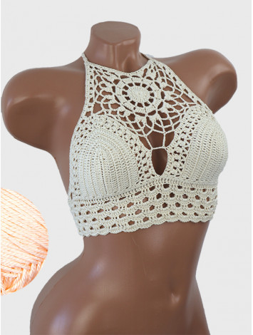 Blossom Enchantment: Medallion of Elegance - Топ В'язаний Гачком