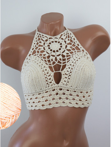 Blossom Enchantment: Medallion of Elegance - Топ В'язаний Гачком