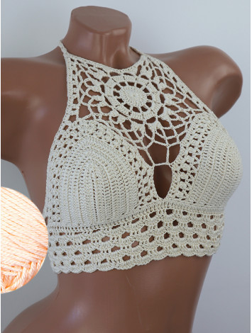 Blossom Enchantment: Medallion of Elegance - Топ В'язаний Гачком