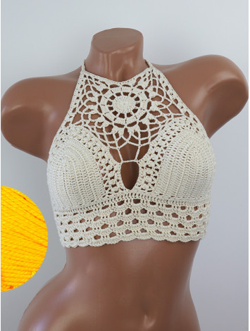 Blossom Enchantment: Medallion of Elegance - Топ В'язаний Гачком