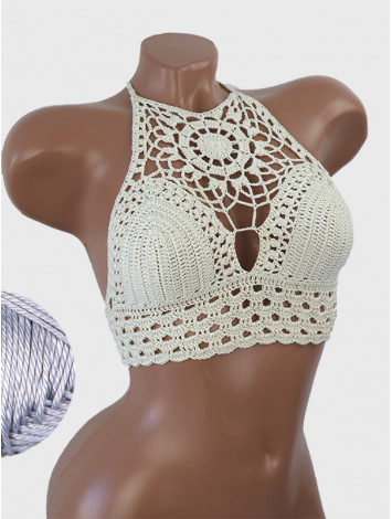 Blossom Enchantment: Medallion of Elegance - Топ В'язаний Гачком