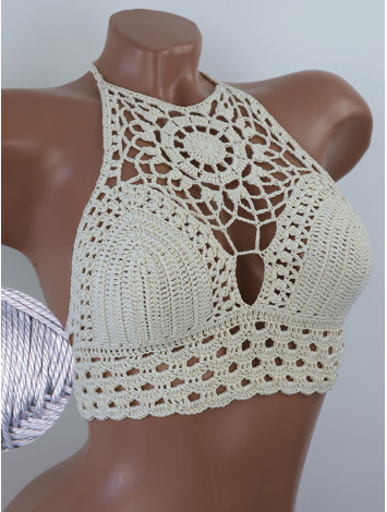 Blossom Enchantment: Medallion of Elegance - Топ В'язаний Гачком