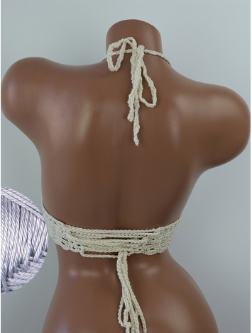 Blossom Enchantment: Medallion of Elegance - Топ В'язаний Гачком