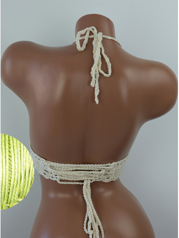 Blossom Enchantment: Medallion of Elegance - Топ В'язаний Гачком