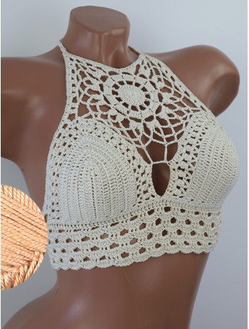 Blossom Enchantment: Medallion of Elegance - Топ В'язаний Гачком