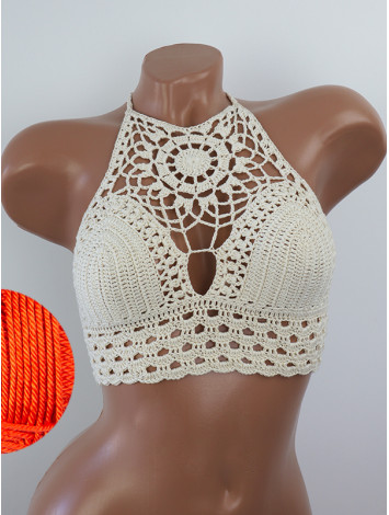 Blossom Enchantment: Medallion of Elegance - Топ В'язаний Гачком