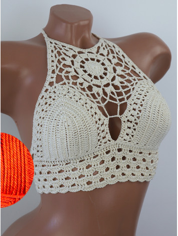 Blossom Enchantment: Medallion of Elegance - Топ В'язаний Гачком