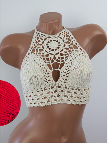 Blossom Enchantment: Medallion of Elegance - Топ В'язаний Гачком