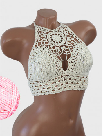 Blossom Enchantment: Medallion of Elegance - Топ В'язаний Гачком