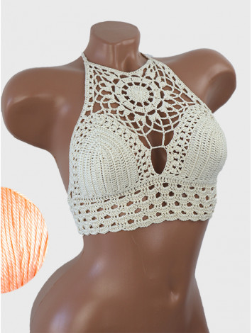 Blossom Enchantment: Medallion of Elegance - Топ В'язаний Гачком