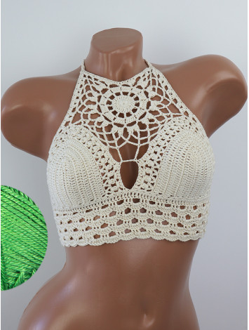 Blossom Enchantment: Medallion of Elegance - Топ В'язаний Гачком